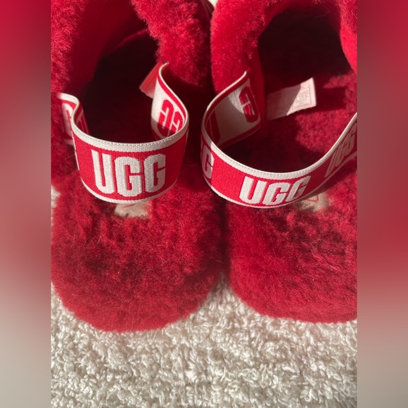 ❤️❣️ Ugg Red slides “Fluff Yeah” style Uggs❣️❤️ - Picture 5 of 11